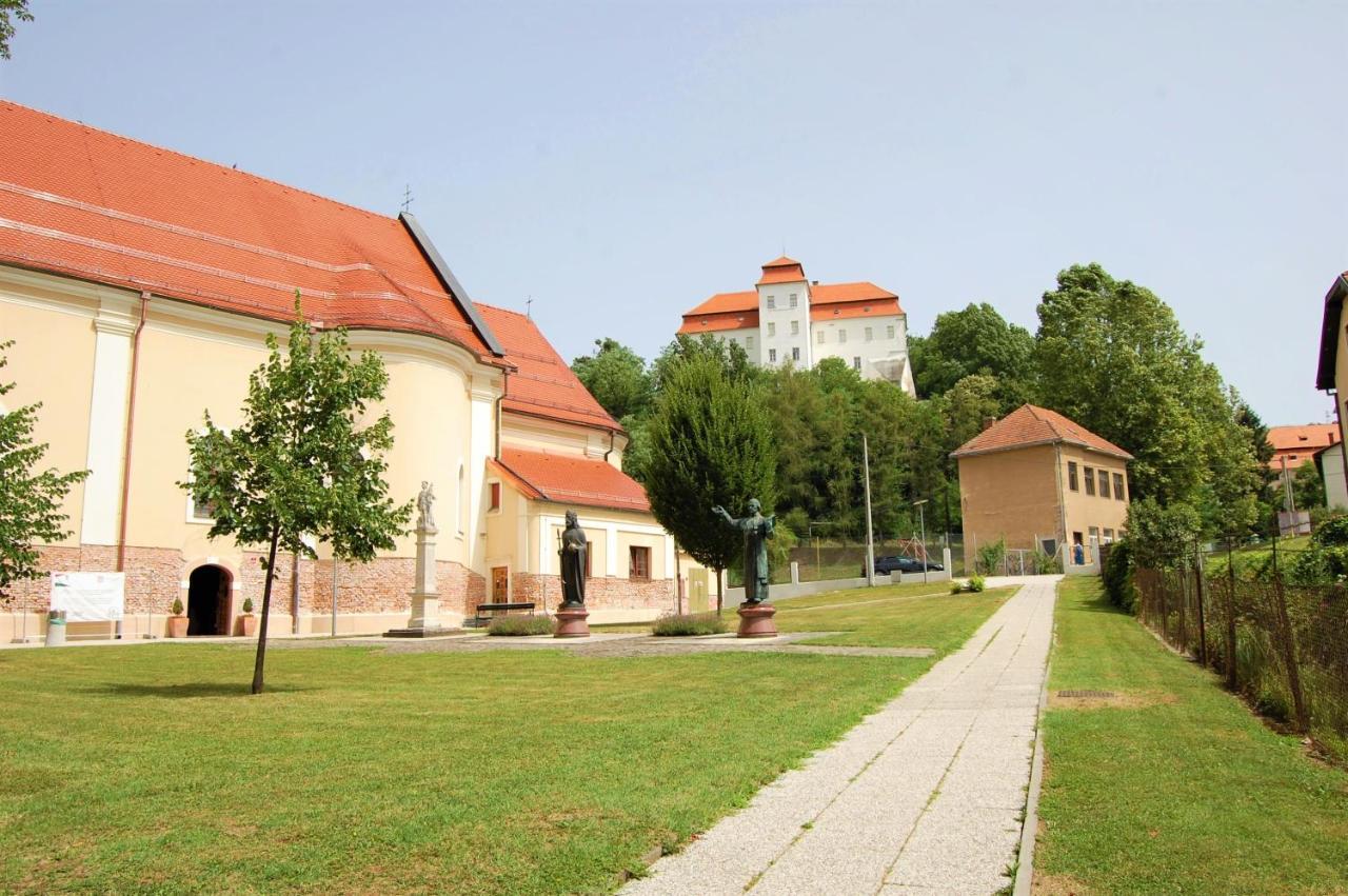 Fado Apartments Lendava Buitenkant foto